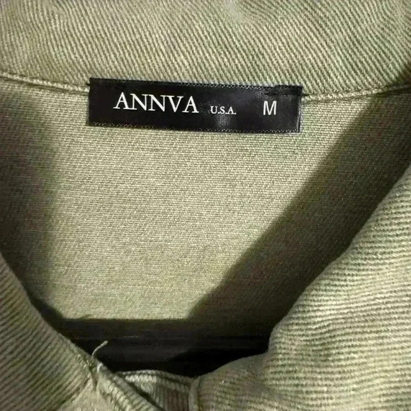 Women’s M oversized denim jacket NWOT - Picture 2 of 2